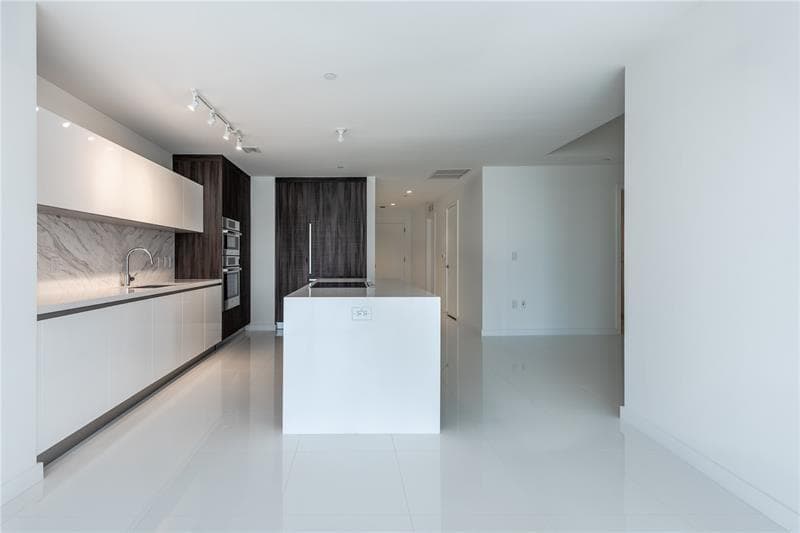 851 NE 1st Avenue # 1912, Miami FL 33132