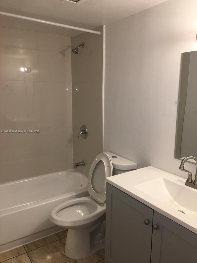 498 NW 165th St Rd # D205, Miami FL 33169