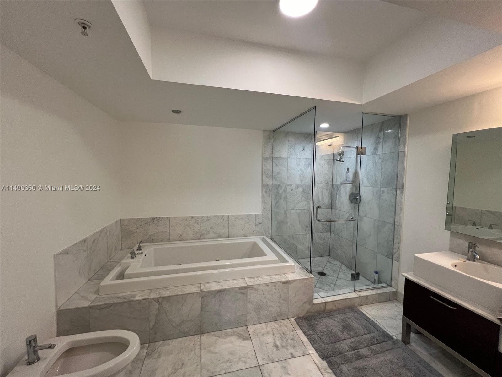 218 SE 14th Street # 1806, Miami FL 33131