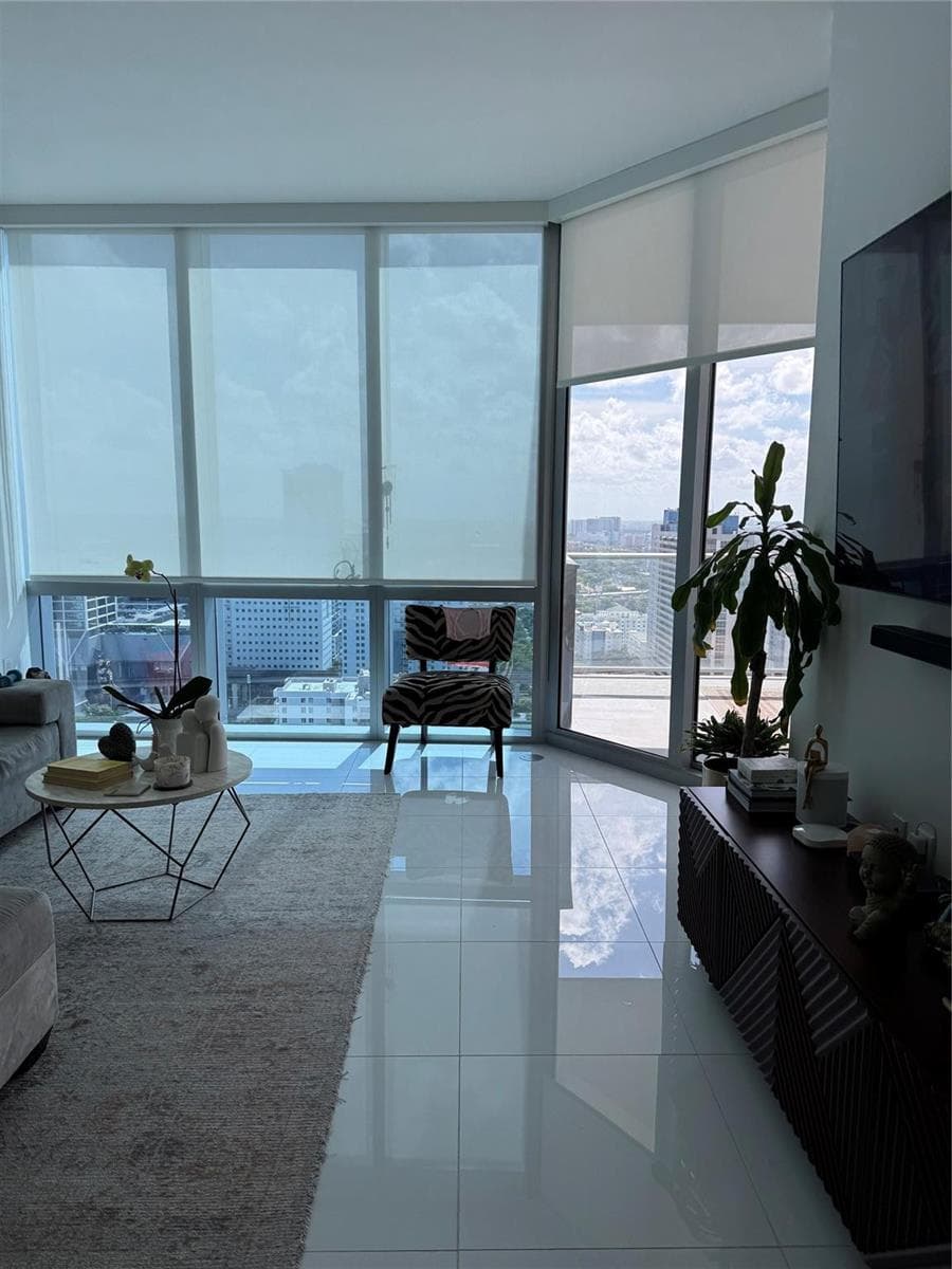 851 NE 1st Avenue # 2606, Miami FL 33132