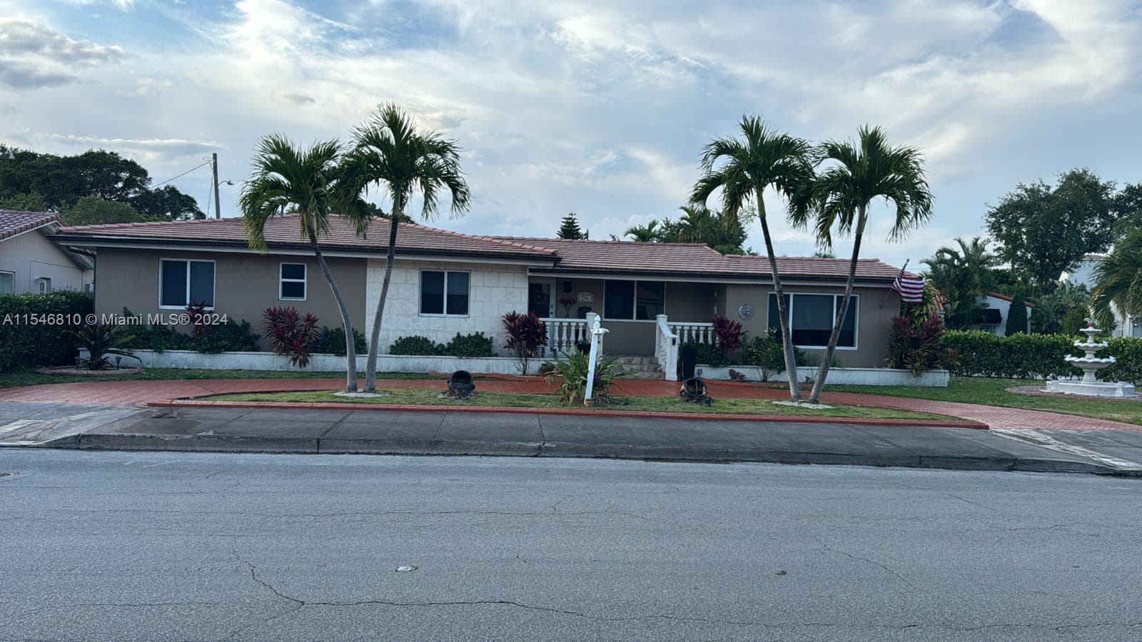 206 Ponce De Leon Blvd, Coral Gables FL 33134