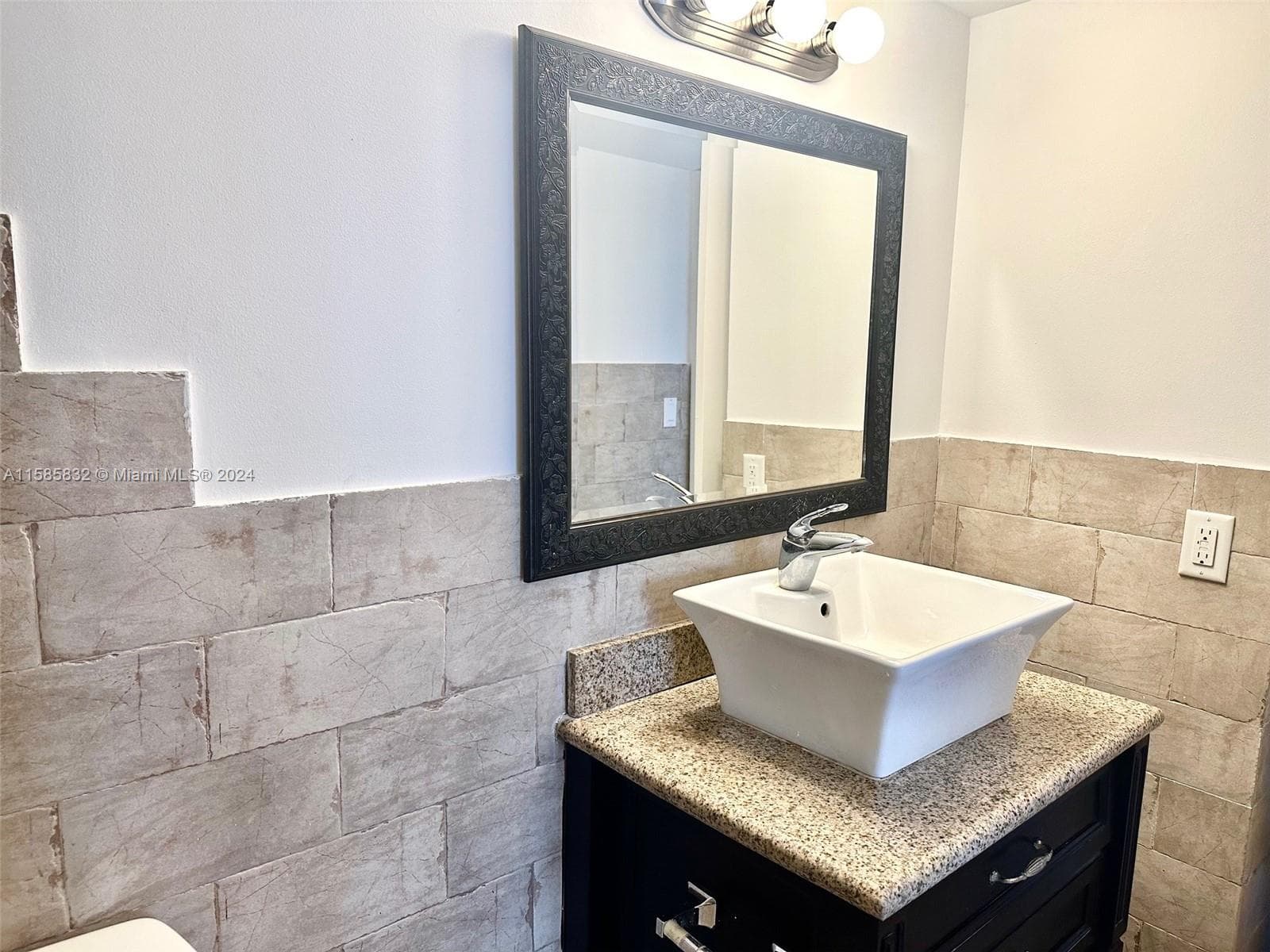 1301 NE Miami Gardens Dr, Miami FL 33179