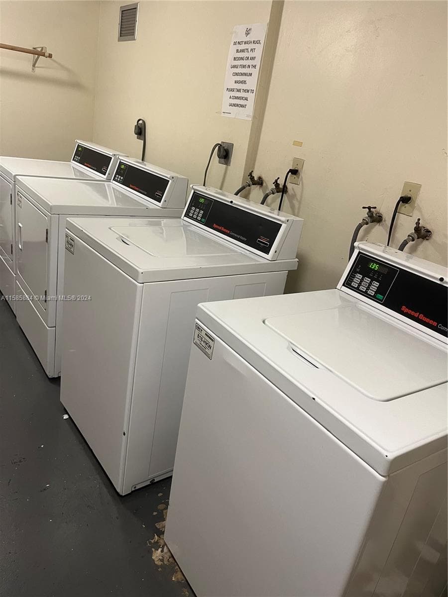 1351 NE Miami Gardens Dr # 1121E, Miami FL 33179