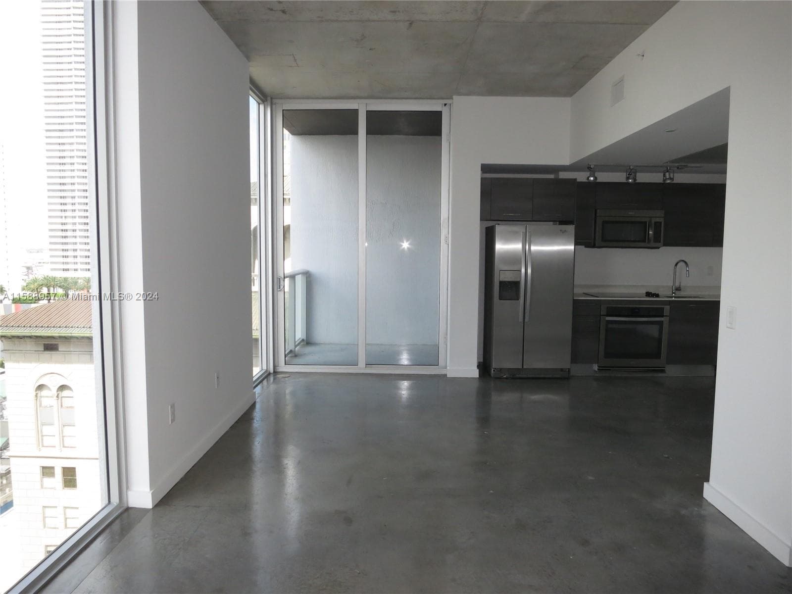 151 SE 1 St # 1704, Miami FL 33131