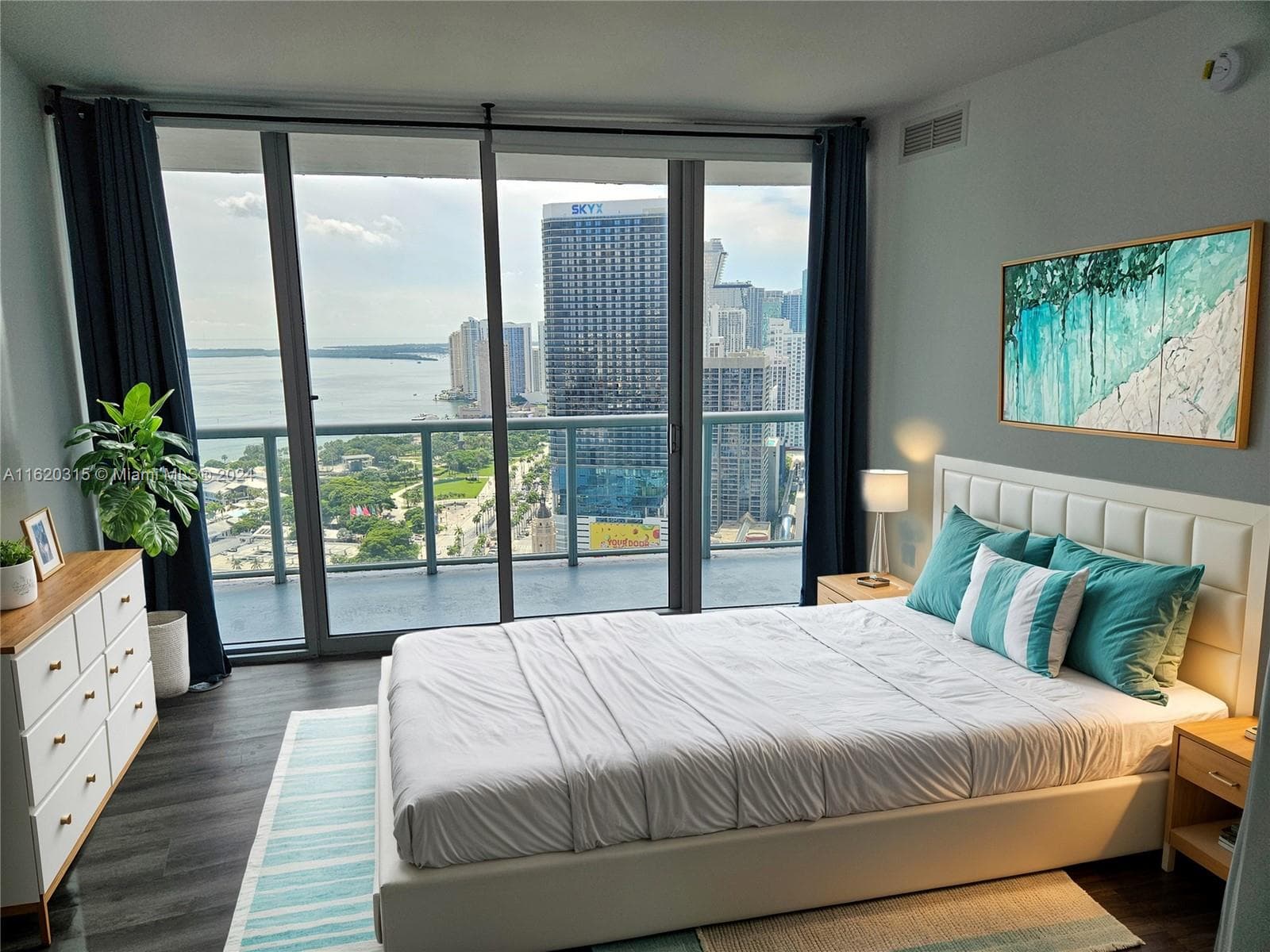 888 Biscayne Blvd # 4001, Miami FL 33132