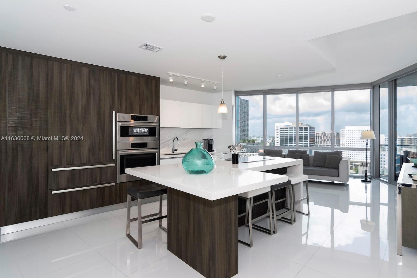 851 NE 1st Ave # 1710, Miami FL 33132