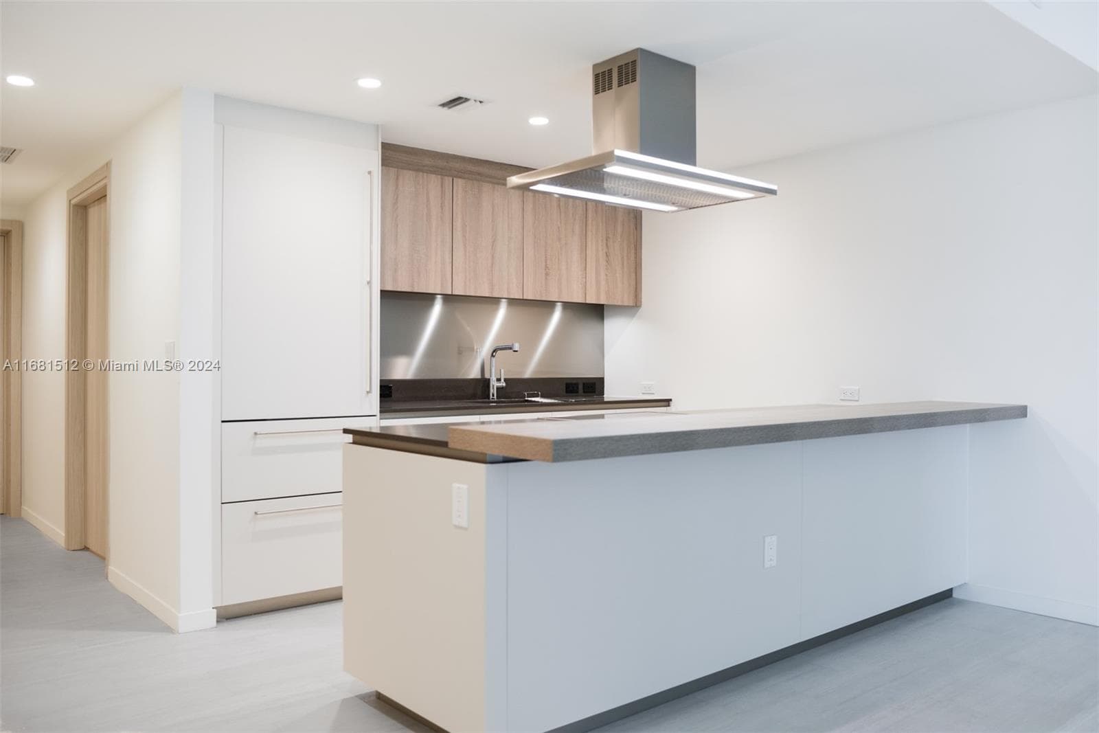 1000 Brickell Plaza # 3307, Miami FL 33131