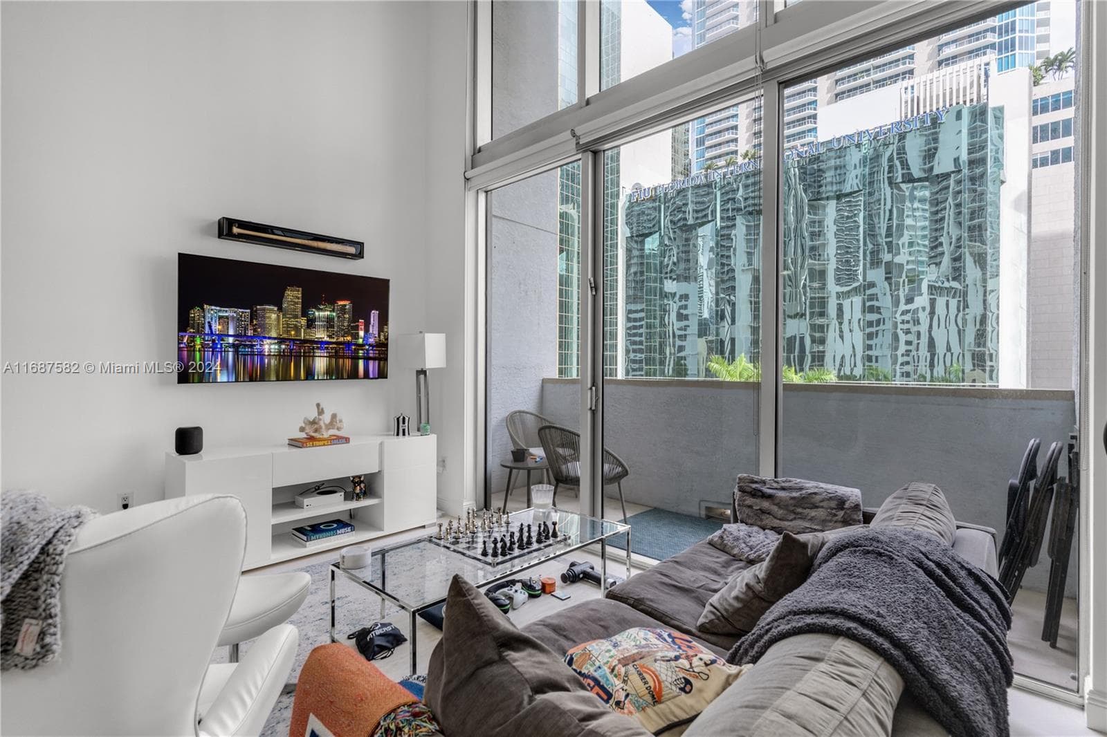 1060 Brickell Ave # 409, Miami FL 33131