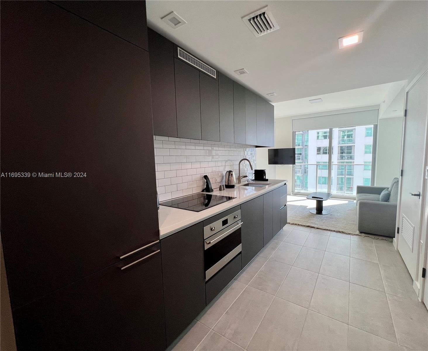 227 NE 2nd St # 2613, Miami FL 33132