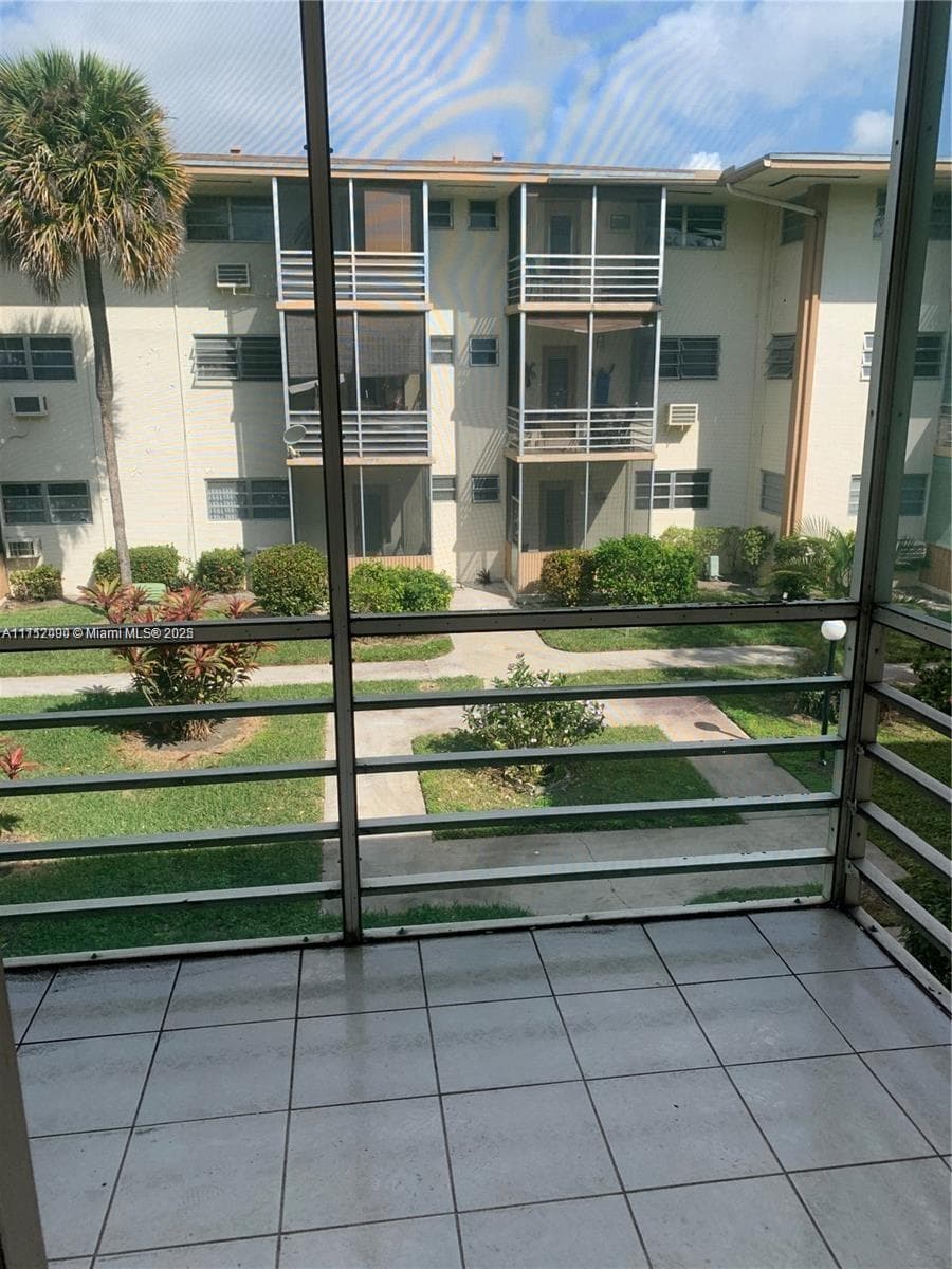 1395 NE 167th St # 209, Miami FL 33162
