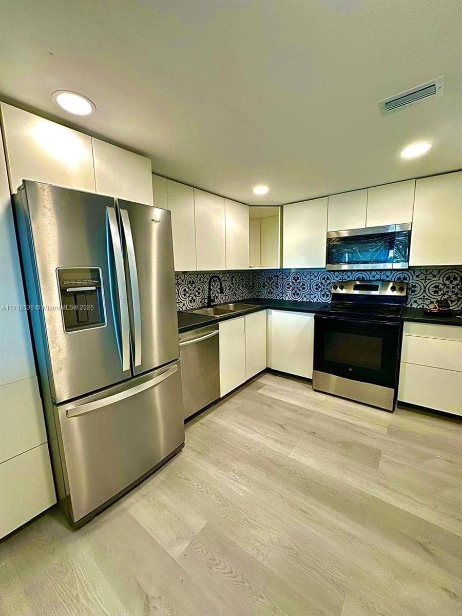 20840 San Simeon Way # 305, Miami FL 33179