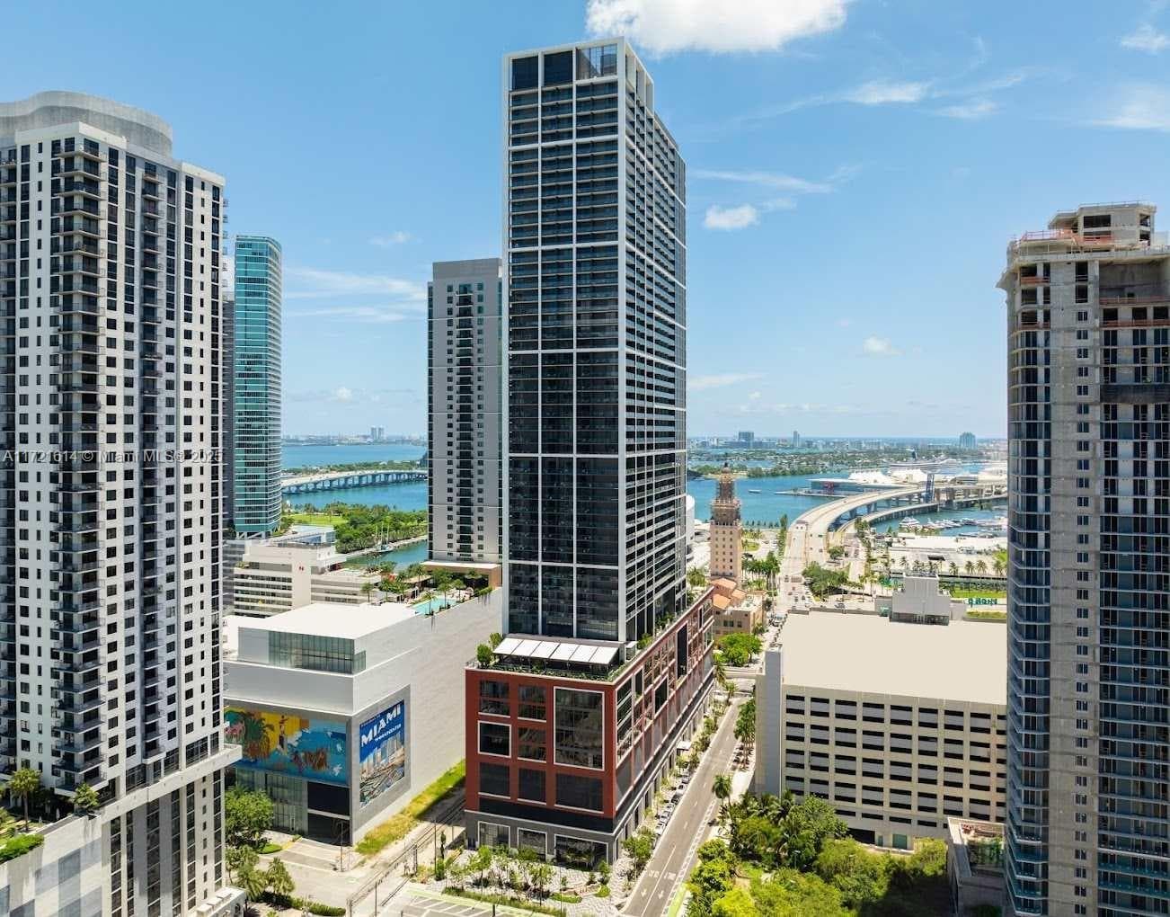 159 NE 6 # 3912, Miami FL 33132