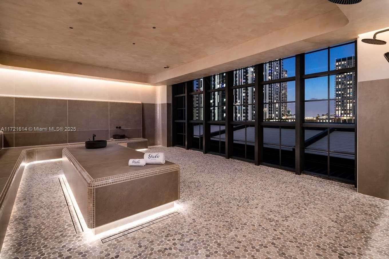 159 NE 6 # 3912, Miami FL 33132