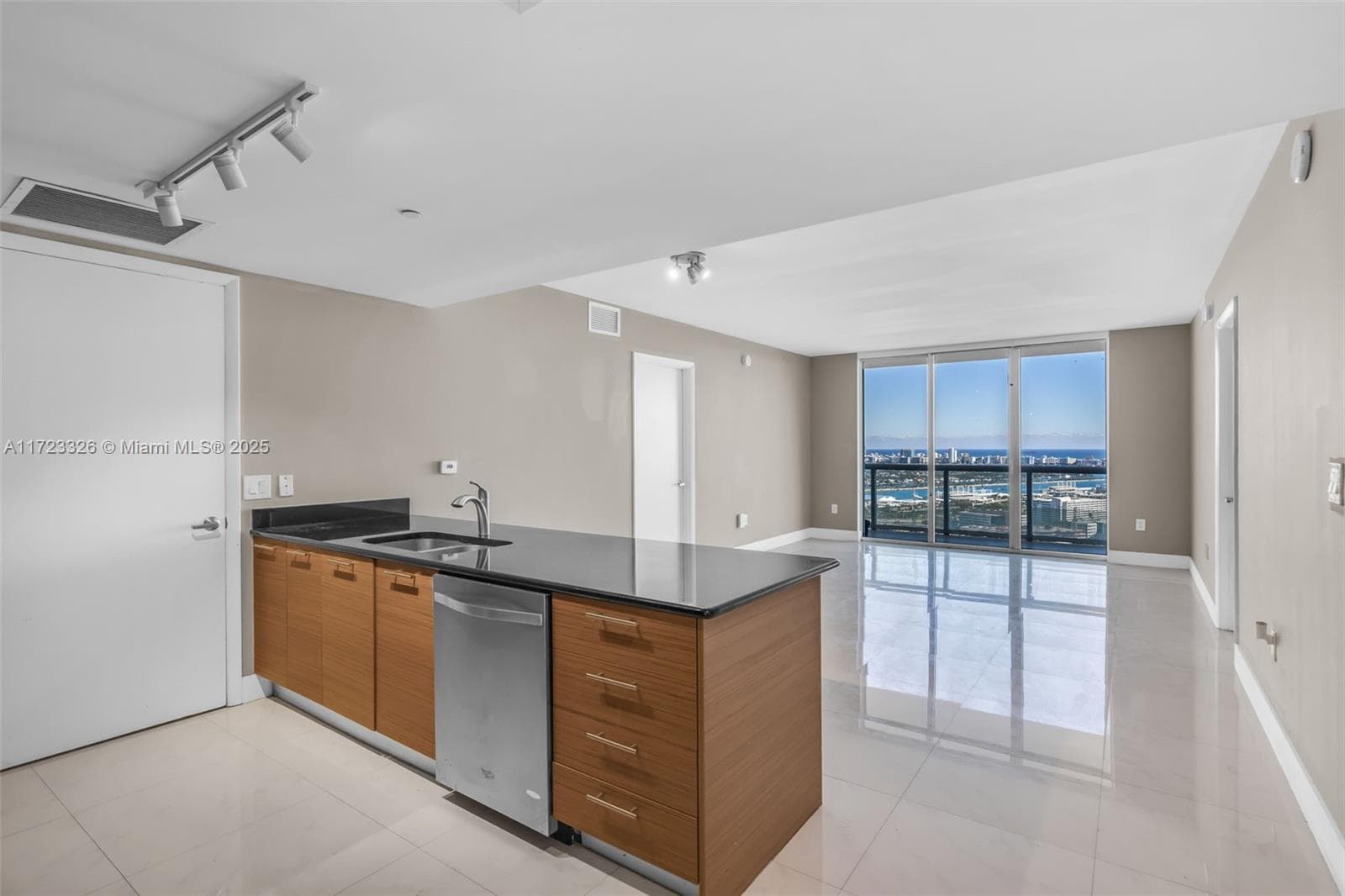 50 Biscayne Blvd # 4208, Miami FL 33132