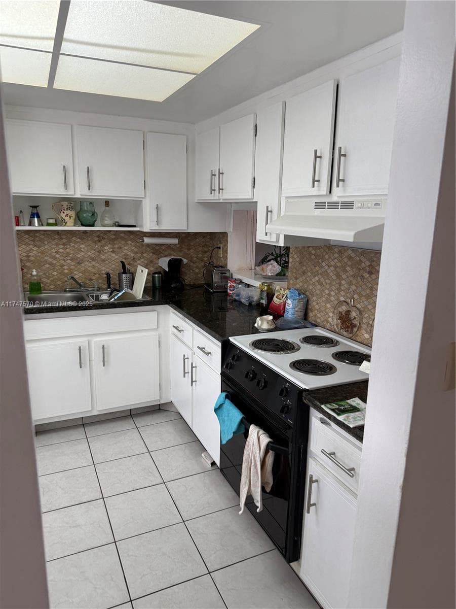 18555 NE 14th Ave # 618, Miami FL 33179