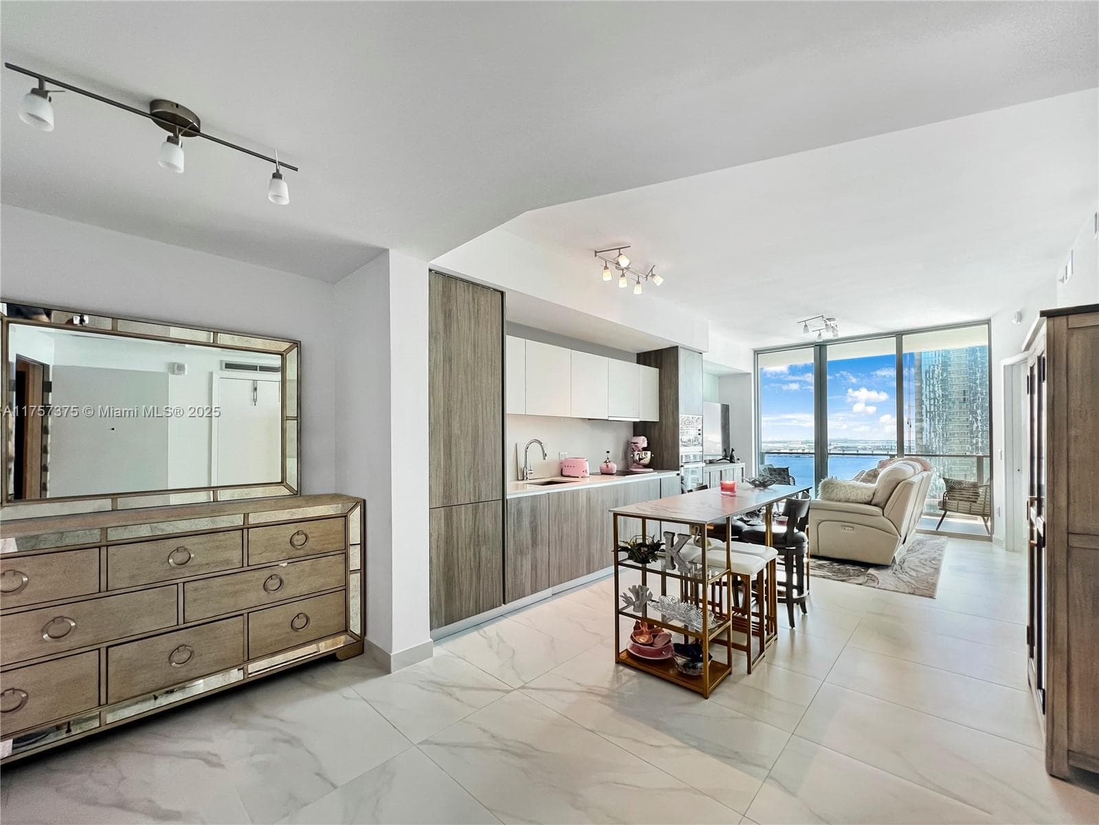 2900 NE 7th Ave # 2008, Miami FL 33137