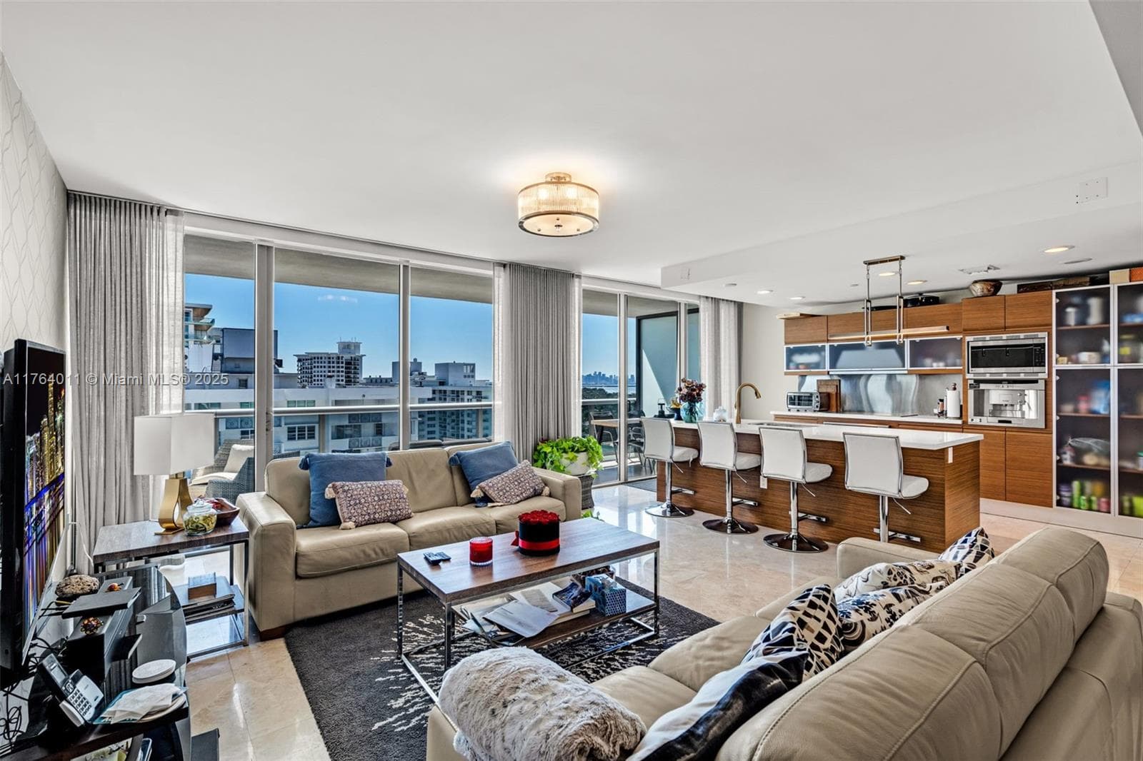 5875 Collins Ave # 1704, Miami Beach FL 33140