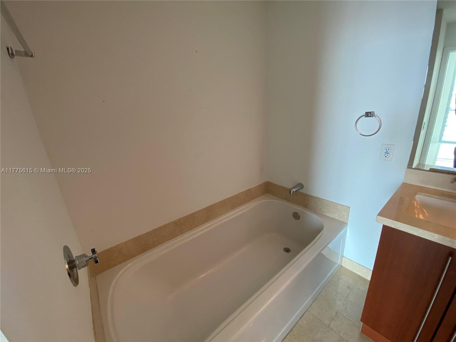 79 SW 12 ST, Miami FL 33130