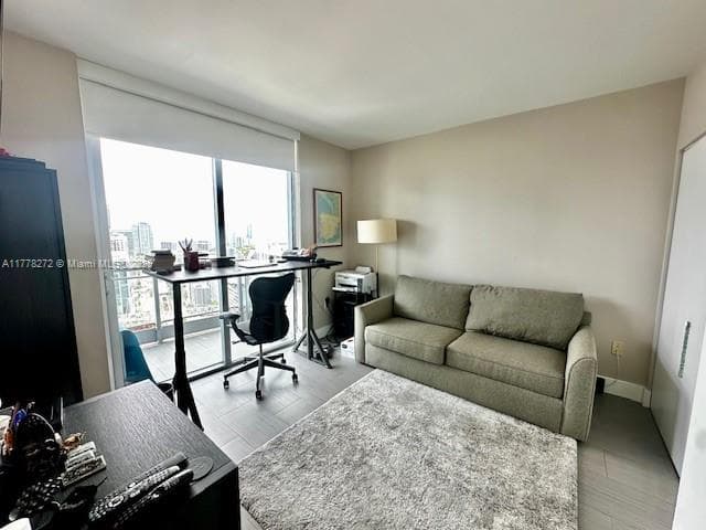 92 SW 3rd St # 4104, Miami FL 33130