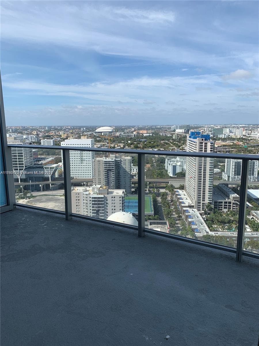851 NE 1st Ave # 3002, Miami FL 33132