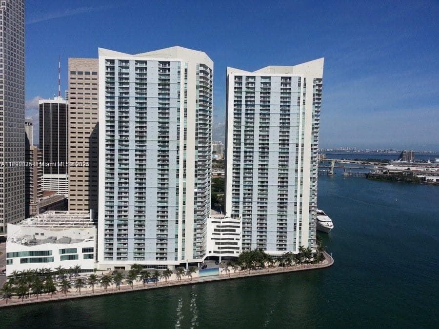 325 S Biscayne Blvd # 3822, Miami FL 33131