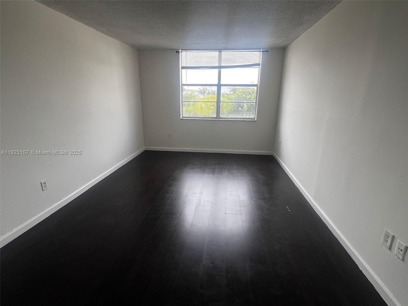 498 NW 165th St Rd # D303, Miami FL 33169