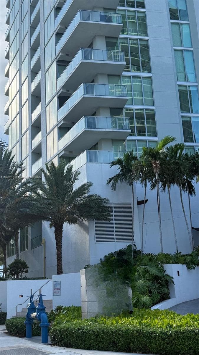 2900 NE 7th Ave # 1407, Miami FL 33137