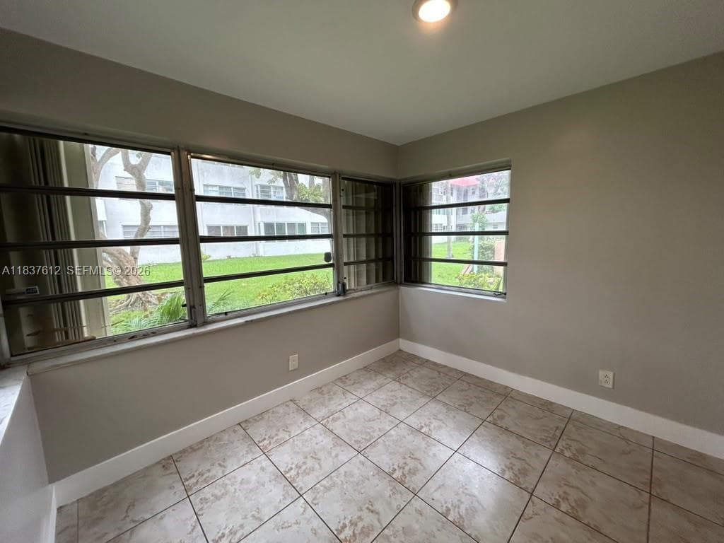 1450 NE 191st St # 106, Miami FL 33179
