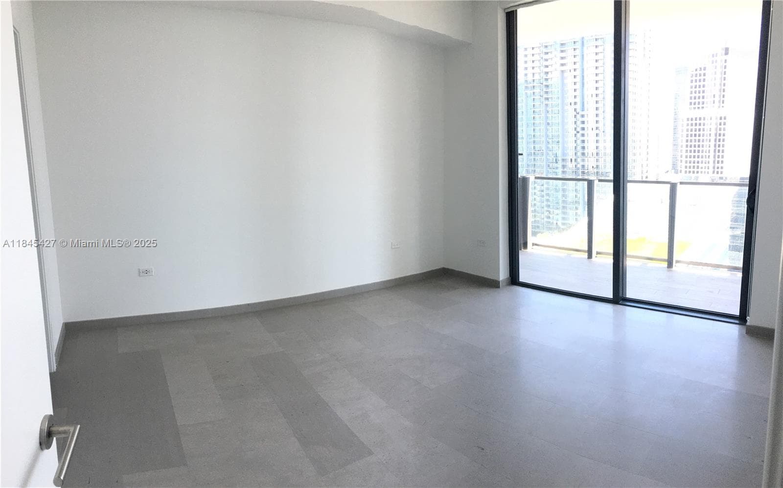 88 SW 7th St # 2305, Miami FL 33130