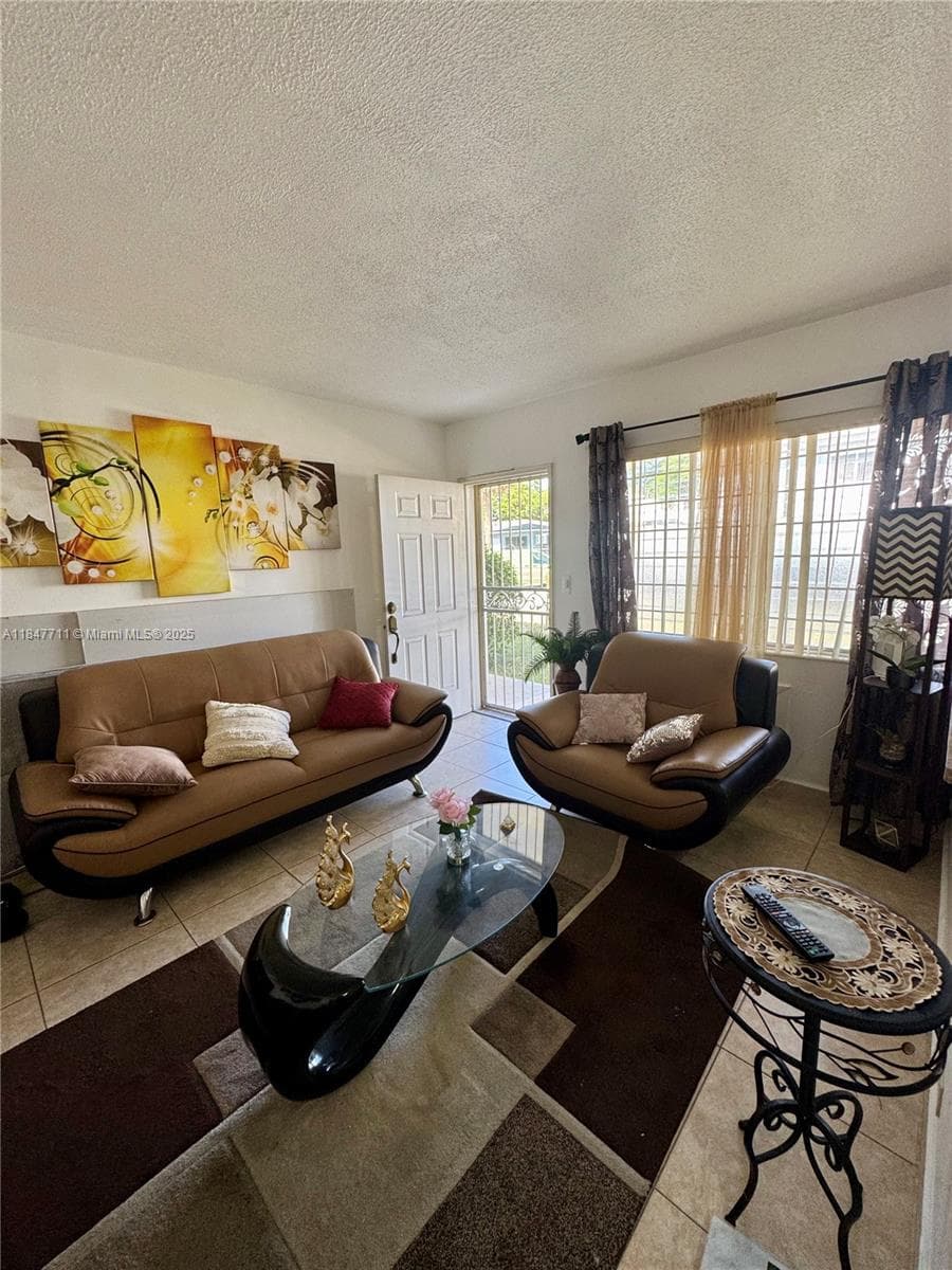 71 NW 76th St # 5, Miami FL 33150
