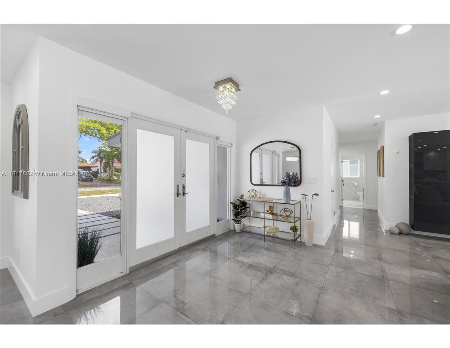 19810 NE 22nd av, Miami FL 33180