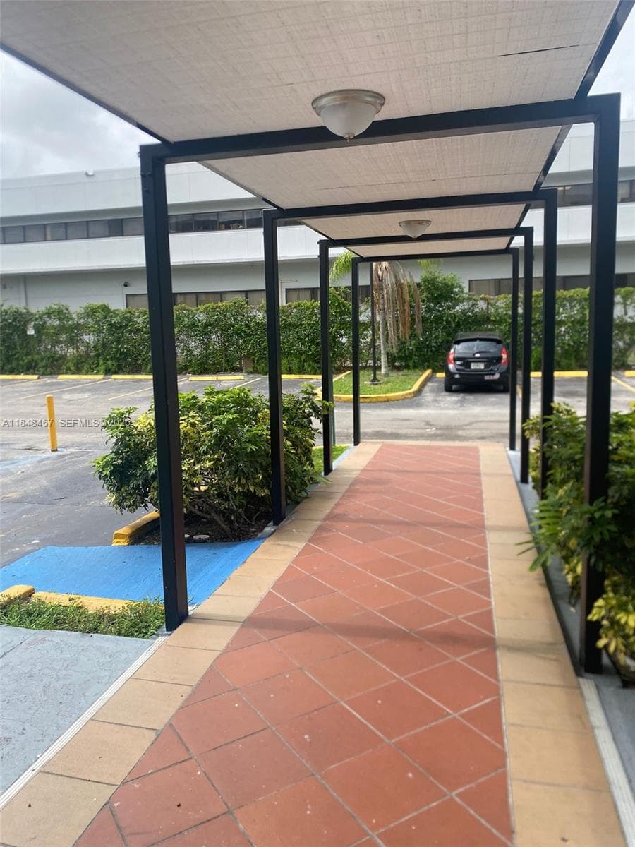 16450 NW 2nd Ave # 404, Miami FL 33169