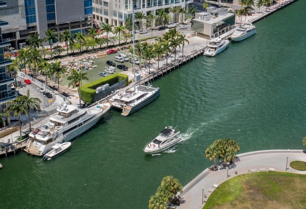 485 Brickell Ave # 3711, Miami FL 33131