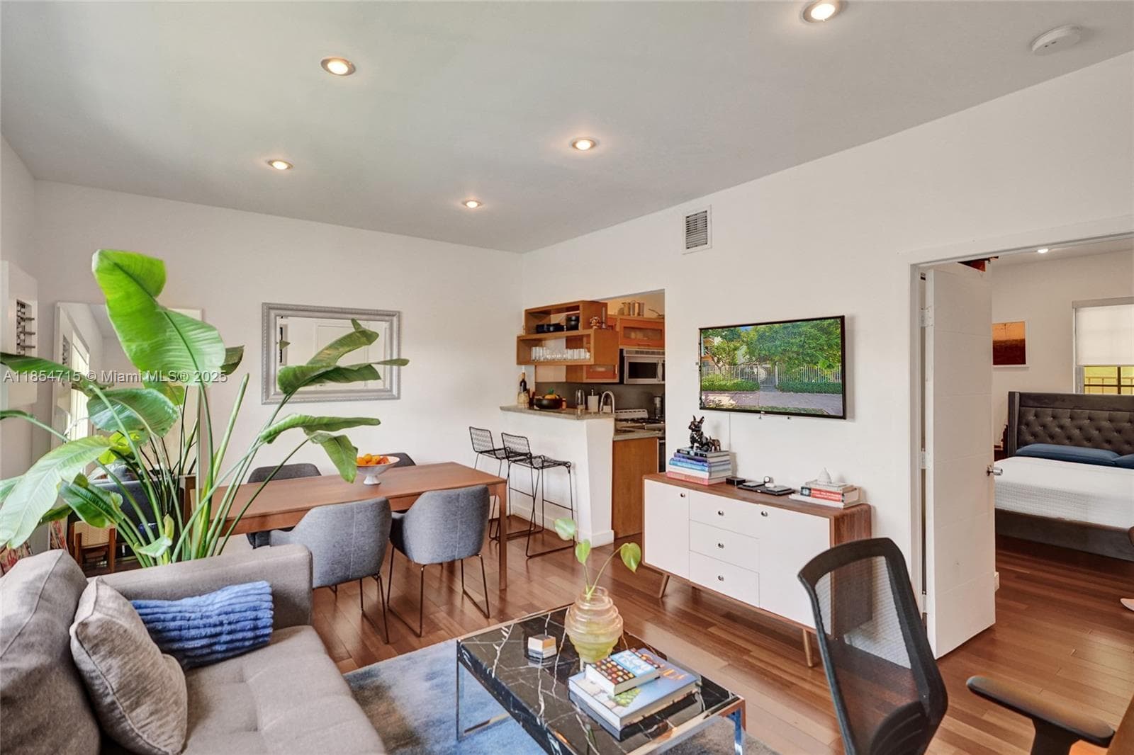 815 Euclid Ave # 8, Miami Beach FL 33139