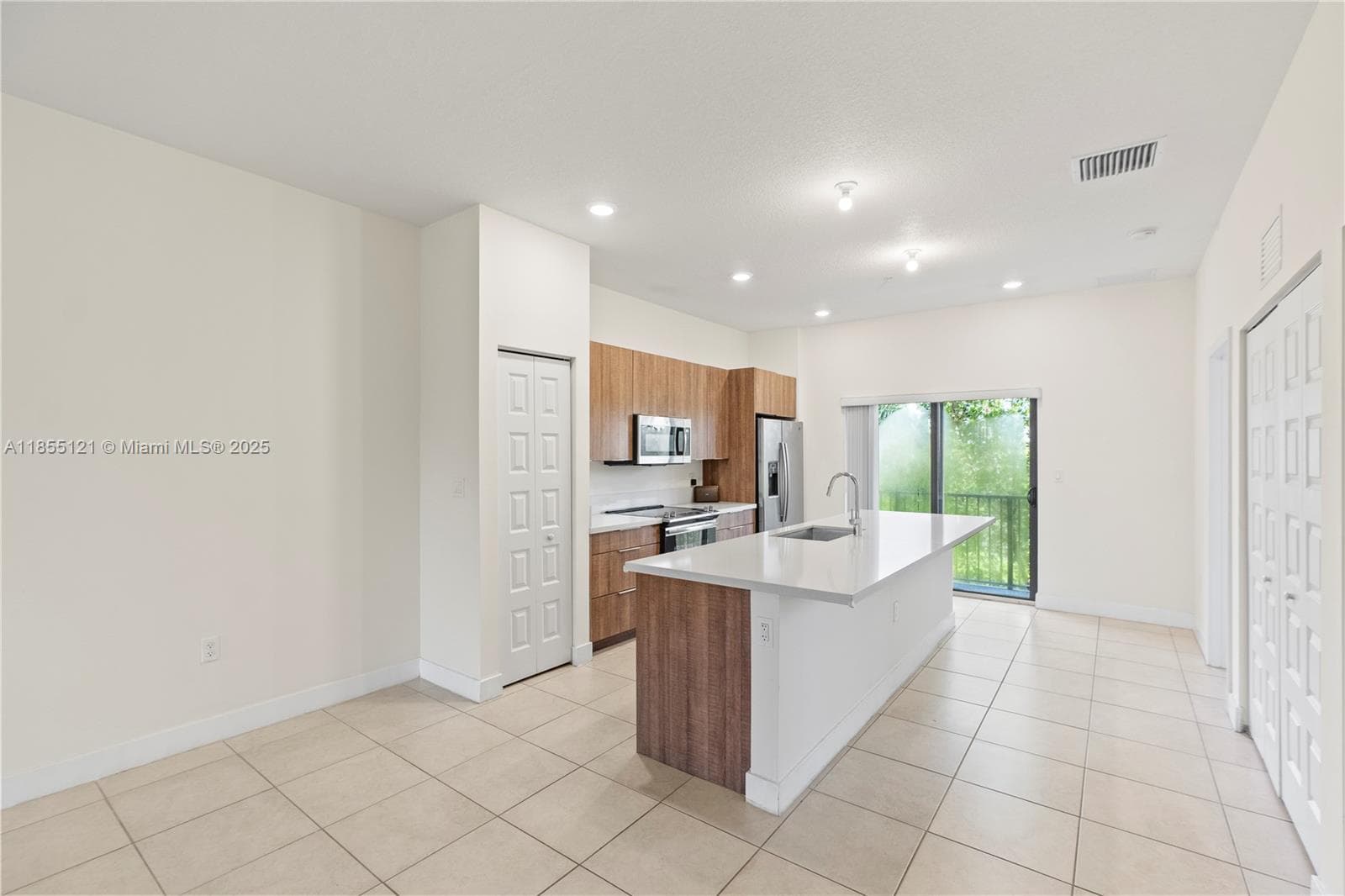 7831 NW 104th Ave # 22, Doral FL 33178