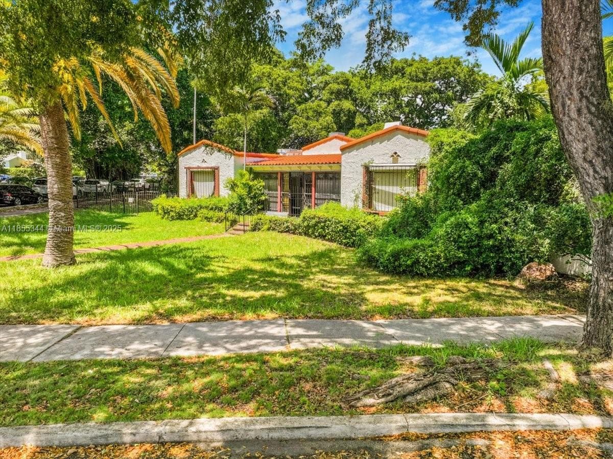 5900 NE 5th Ave, Miami FL 33137