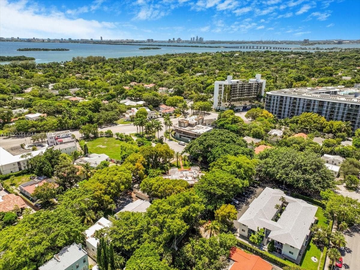 5900 NE 5th Ave, Miami FL 33137