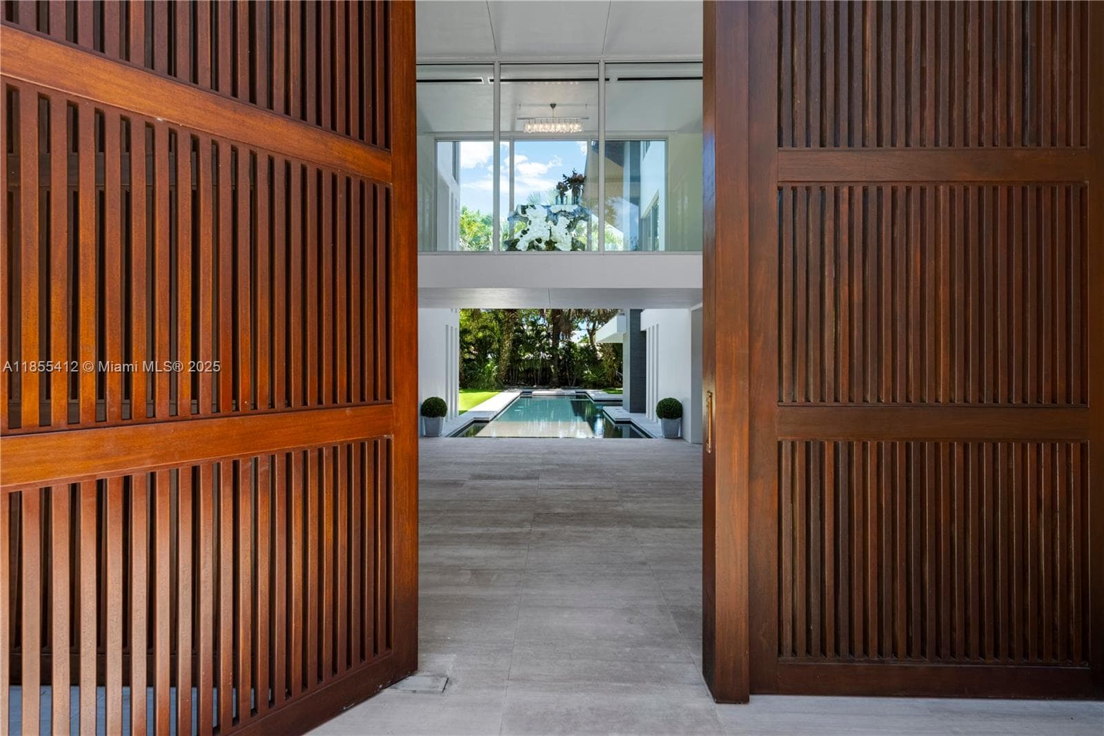 545 SABAL PALM, Key Biscayne FL 33149