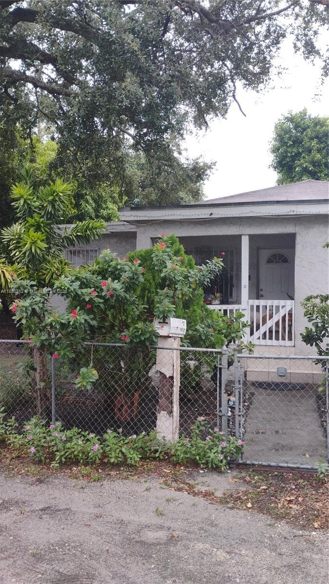 7312 NW 17th Ct, Miami FL 33147