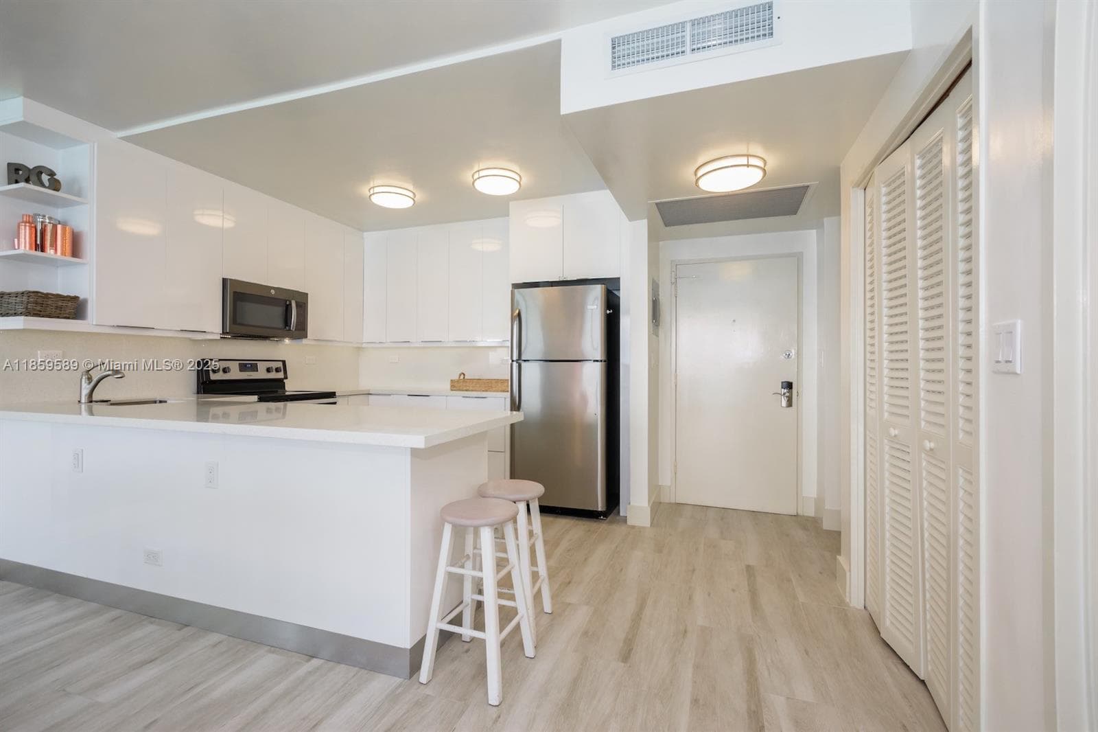 5601 Collins Ave # 1204, Miami Beach FL 33140