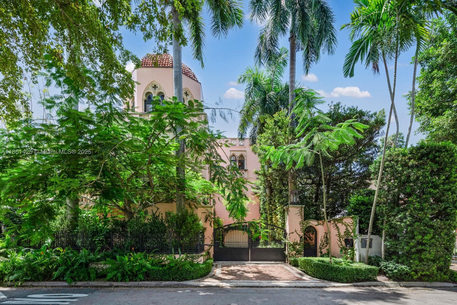 1840 S Bayshore Ln, Miami FL 33133