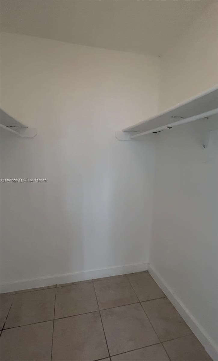 498 NW 165th St Rd # 101, Miami FL 33169