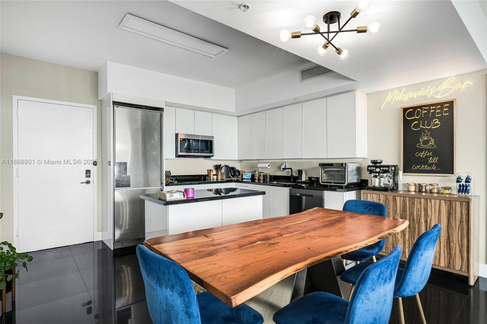 92 SW 3rd St # 4312, Miami FL 33130