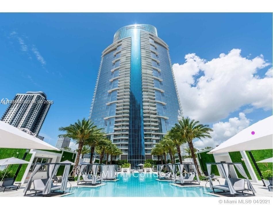 851 NE 1st Ave # 1203, Miami FL 33132