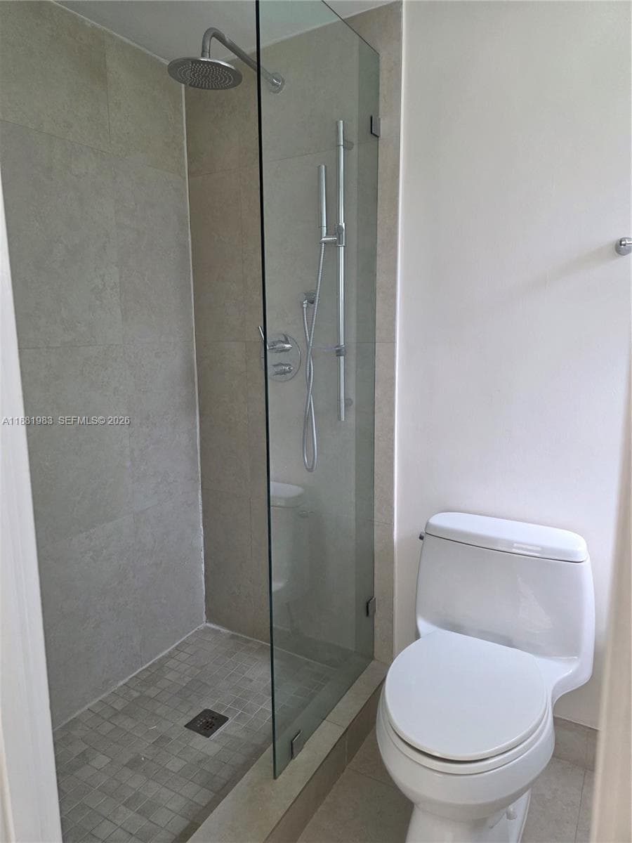18720 NE 18th Ave # 116, Miami FL 33179