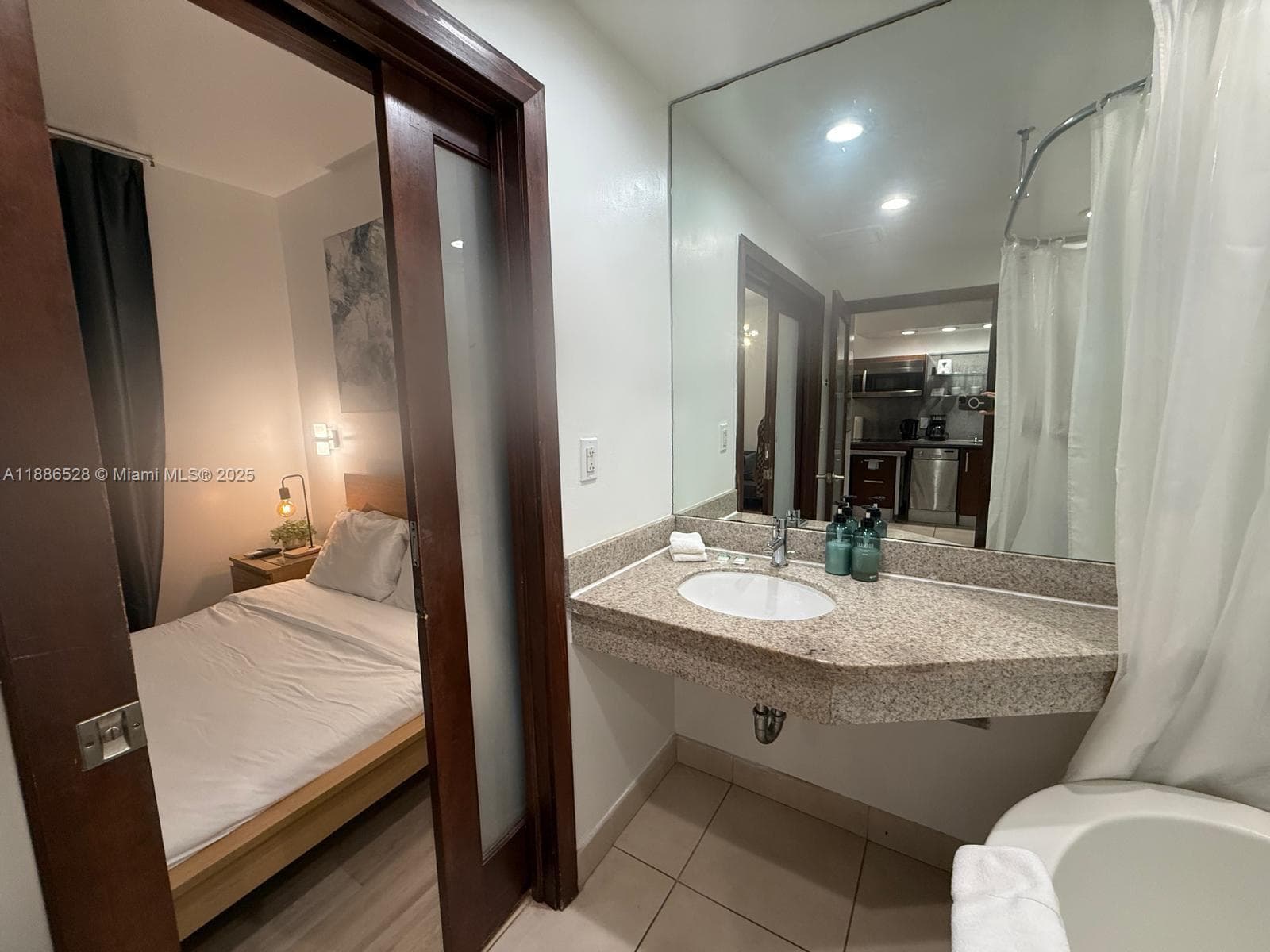 1036 Ocean Dr # B303, Miami Beach FL 33139