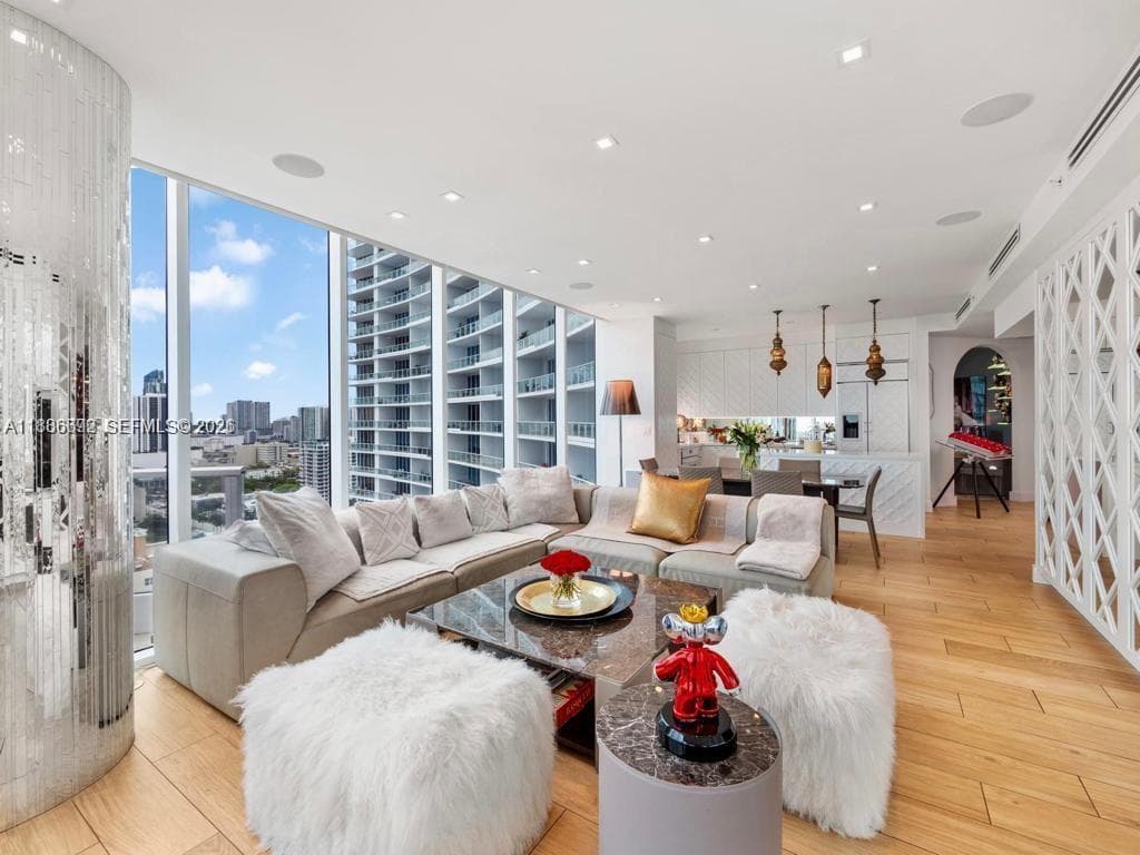 2020 N Bayshore Dr # 2702, Miami FL 33137