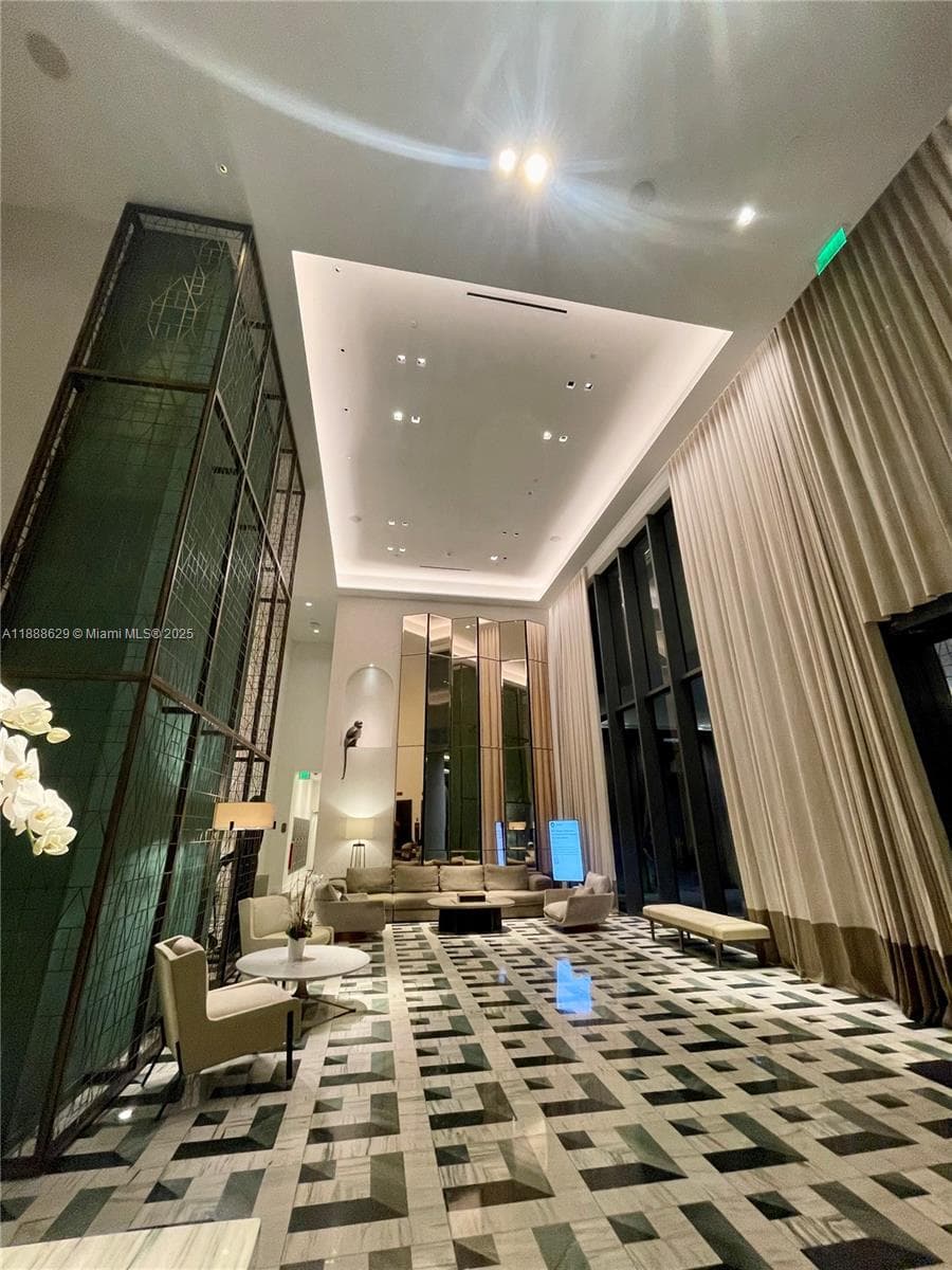 801 S Miami Ave # 3304, Miami FL 33130