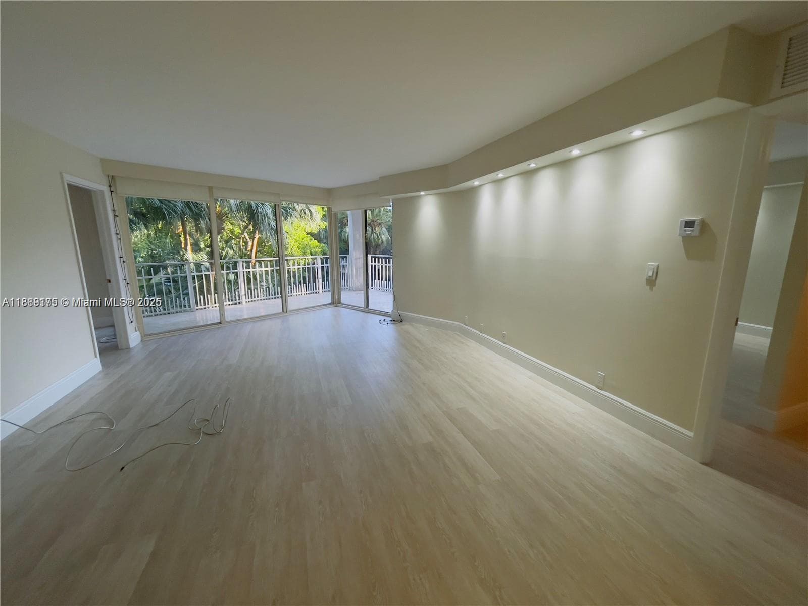 2000 Towerside # 309, Miami FL 33138
