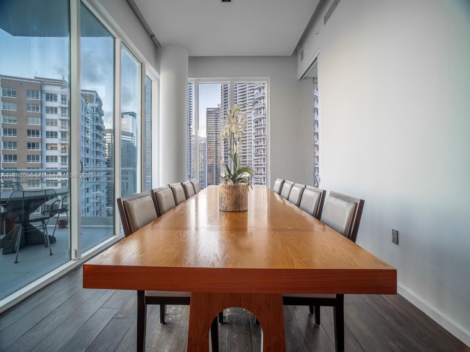 900 Brickell Key Blvd # 2204, Miami FL 33131
